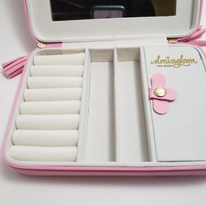 Nwt slissmiss jewelry box